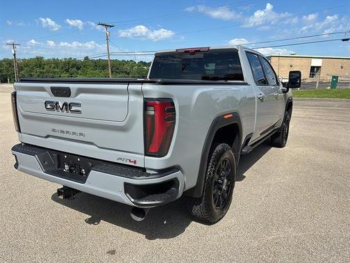 Thunderstorm Gray 2024 GMC Sierra 2500 AT4