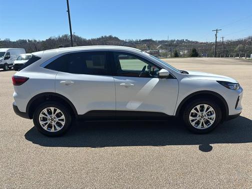 Oxford White 2023 Ford Escape Active
