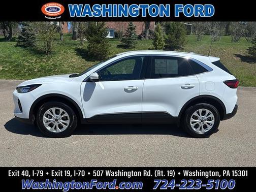 Oxford White 2023 Ford Escape Active