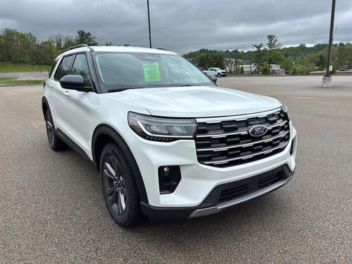Star White Metallic Tri-Coat 2026 Ford Explorer Active (200A)