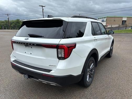 Star White Metallic Tri-Coat 2026 Ford Explorer Active (200A)