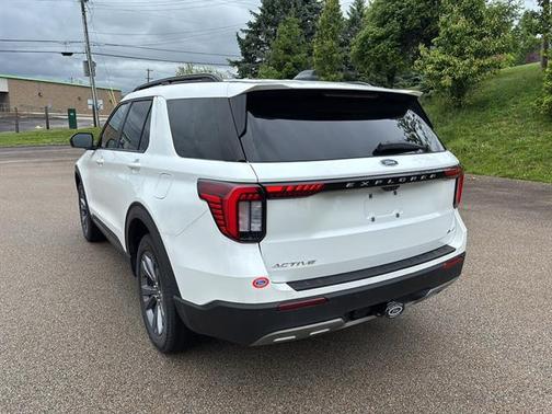 Star White Metallic Tri-Coat 2026 Ford Explorer Active (200A)