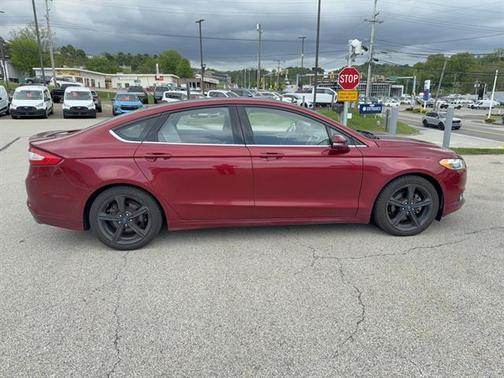 Ruby Red Metallic Tinted Clearcoat 2016 Ford Fusion SE