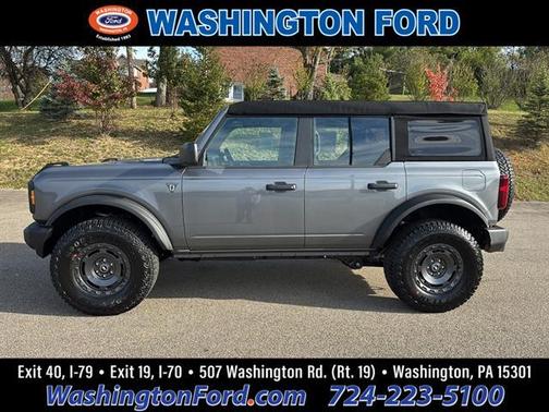 2025 Ford Bronco Base 4 Door 4x4