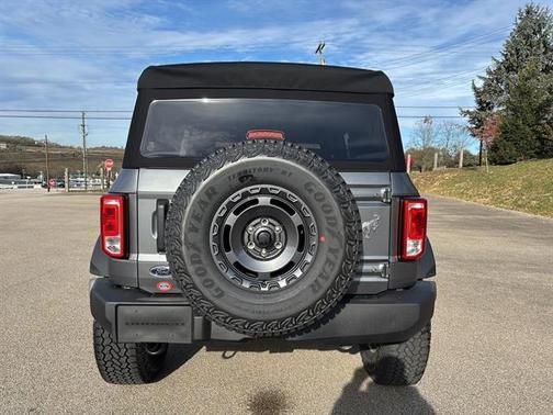 2025 Ford Bronco Base 4 Door 4x4