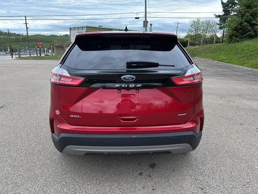 Rapid Red Metallic Tinted Clearcoat 2024 Ford Edge SEL