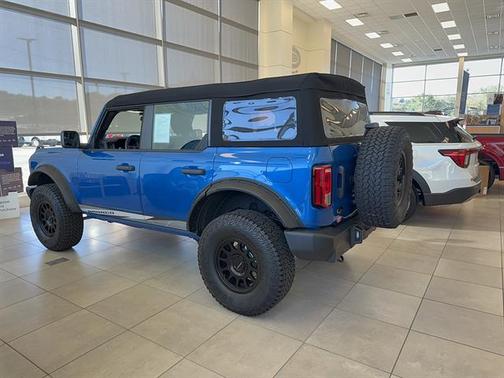 Velocity Blue Metallic 2025 Ford Bronco Base
