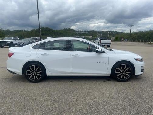 2022 Chevrolet Malibu FWD RS