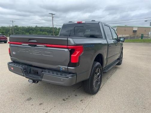 2025 Ford F-150 Lightning LARIAT