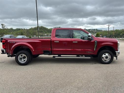 Ruby Red Metallic Tinted Clearcoat 2026 Ford F-350 Lariat