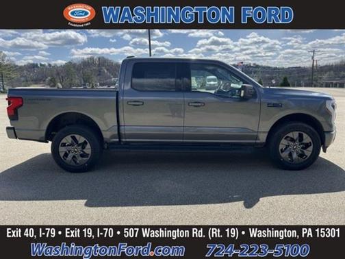 2025 Ford F-150 Lightning Flash