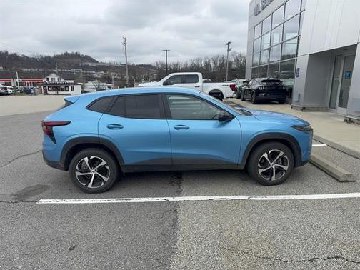 Marina Blue Metallic 2025 Chevrolet Trax FWD 1RS