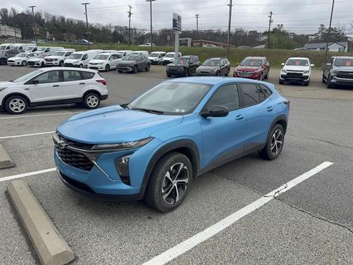 Marina Blue Metallic 2025 Chevrolet Trax FWD 1RS