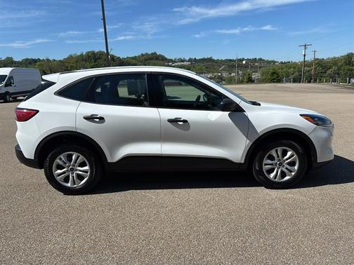 Oxford White 2022 Ford Escape S