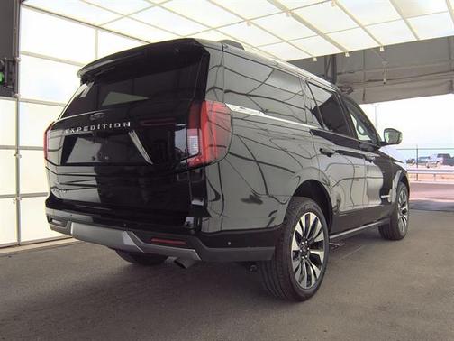 Agate Black 2025 Ford Expedition Platinum