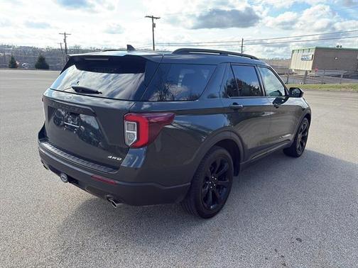 2022 Ford Explorer ST-Line
