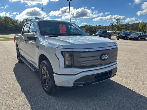 2024 Ford F-150 Lightning LARIAT
