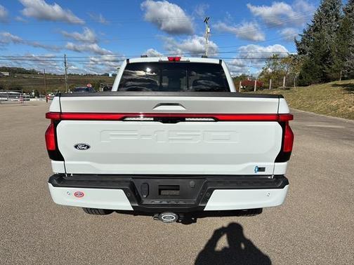 2024 Ford F-150 Lightning LARIAT