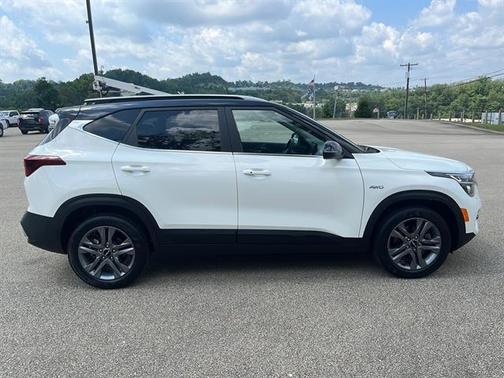 2022 Kia Seltos S