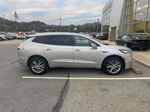 2022 Buick Enclave AWD Avenir