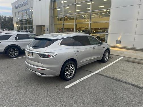 2022 Buick Enclave AWD Avenir
