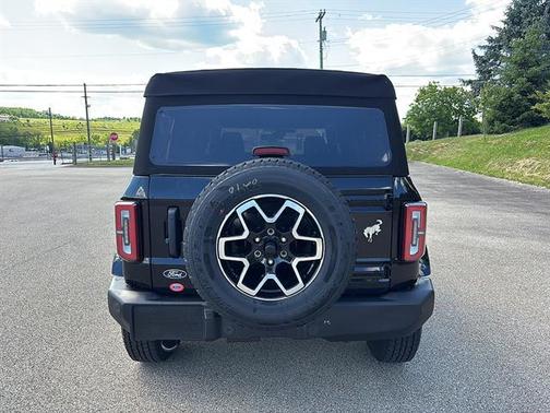 Shadow Black 2026 Ford Bronco Outer Banks
