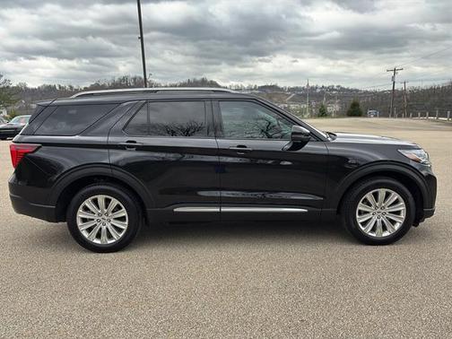 Agate Black 2025 Ford Explorer Platinum