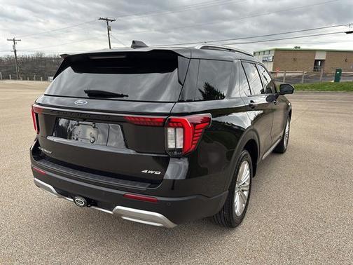 Agate Black 2025 Ford Explorer Platinum