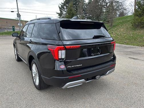 Agate Black 2025 Ford Explorer Platinum