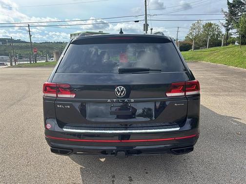 Deep Black Pearl 2023 Volkswagen Atlas 3.6L SEL