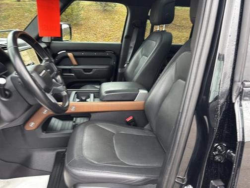 2023 Land Rover Defender 130 X-Dynamic SE