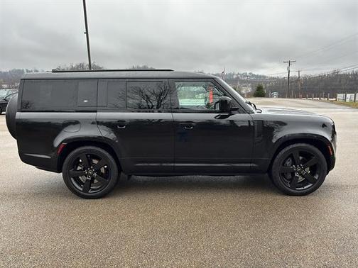 2023 Land Rover Defender 130 X-Dynamic SE