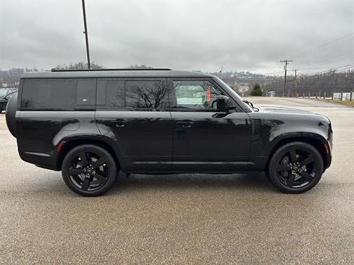 2023 Land Rover Defender 130 X-Dynamic SE