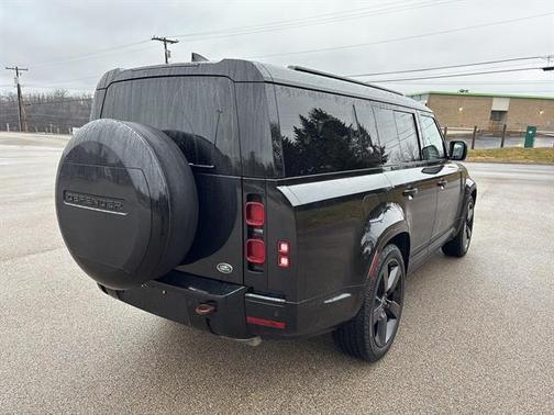 2023 Land Rover Defender 130 X-Dynamic SE