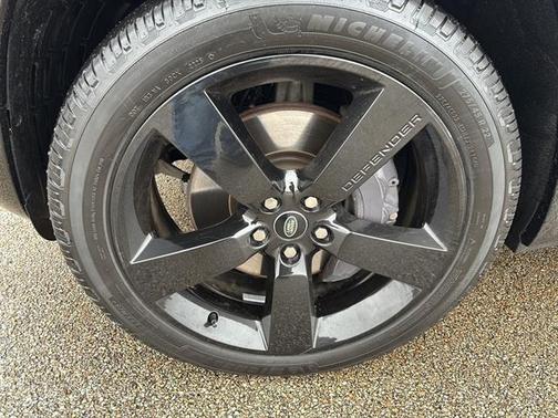 2023 Land Rover Defender 130 X-Dynamic SE