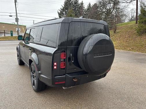 2023 Land Rover Defender 130 X-Dynamic SE
