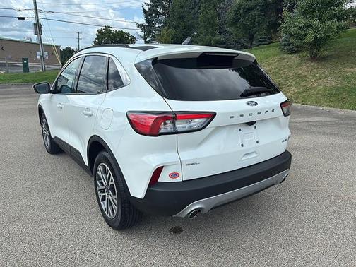 Star White Metallic Tri-Coat 2022 Ford Escape SEL