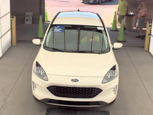 Star White Metallic Tri-Coat 2022 Ford Escape SEL