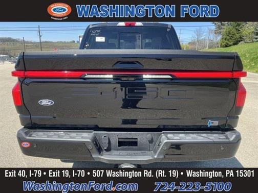 2025 Ford F-150 Lightning LARIAT