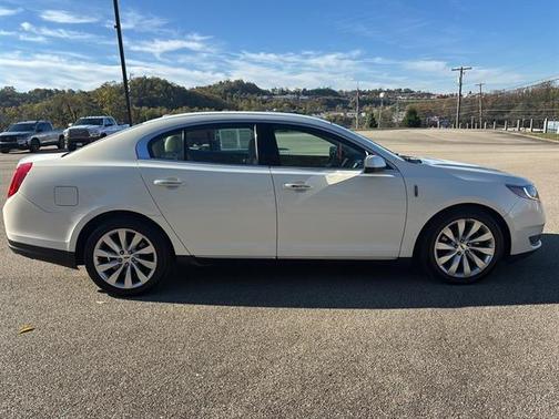 2013 Lincoln MKS Base