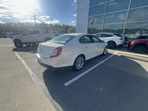 2013 Lincoln MKS Base