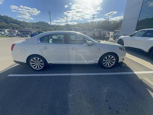2013 Lincoln MKS Base