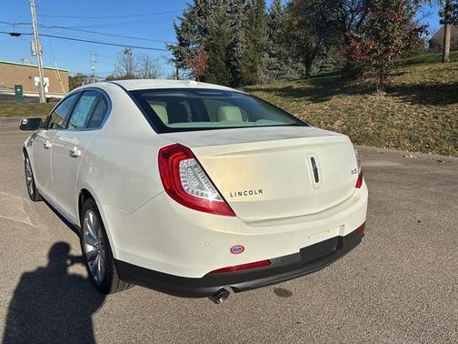 2013 Lincoln MKS Base