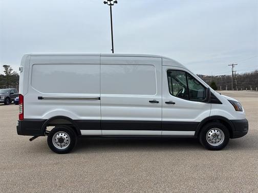 Oxford White 2026 Ford Transit-250 Base