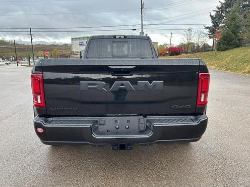 2025 RAM 3500 Limited Crew Cab 4x4 8' Box