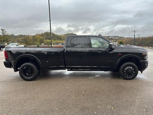 2025 RAM 3500 Limited Crew Cab 4x4 8' Box