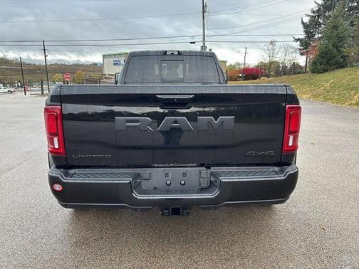 2025 RAM 3500 Limited Crew Cab 4x4 8' Box
