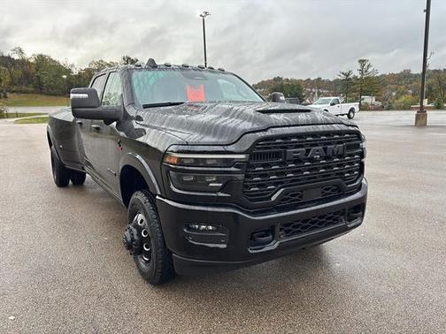 2025 RAM 3500 Limited Crew Cab 4x4 8' Box