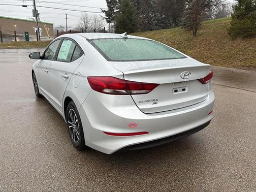 2018 Hyundai ELANTRA SE