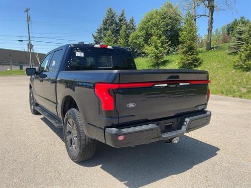2025 Ford F-150 Lightning LARIAT